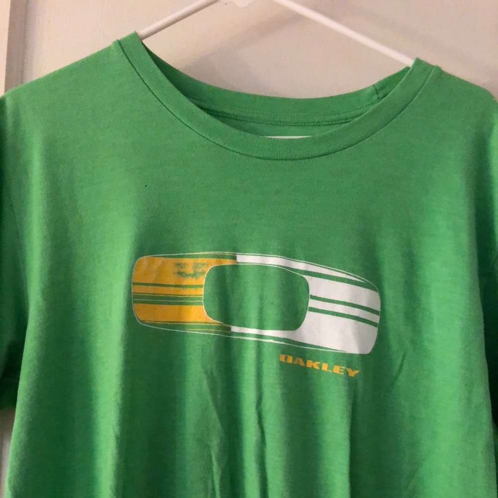 Oakley mens large tshirt